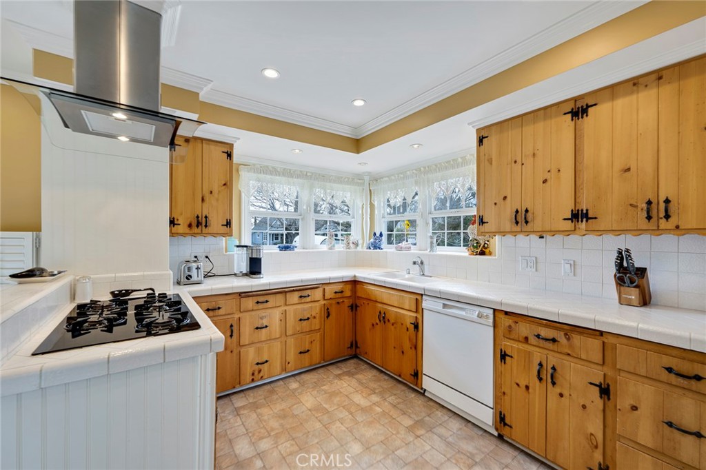 1139 W Valley View Drive