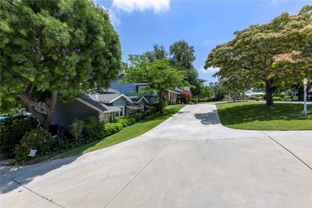 1139 W Valley View Drive