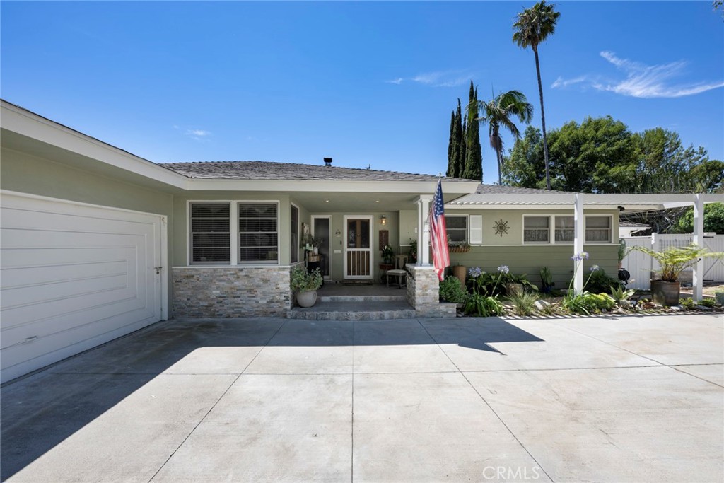1049 Cerritos Drive