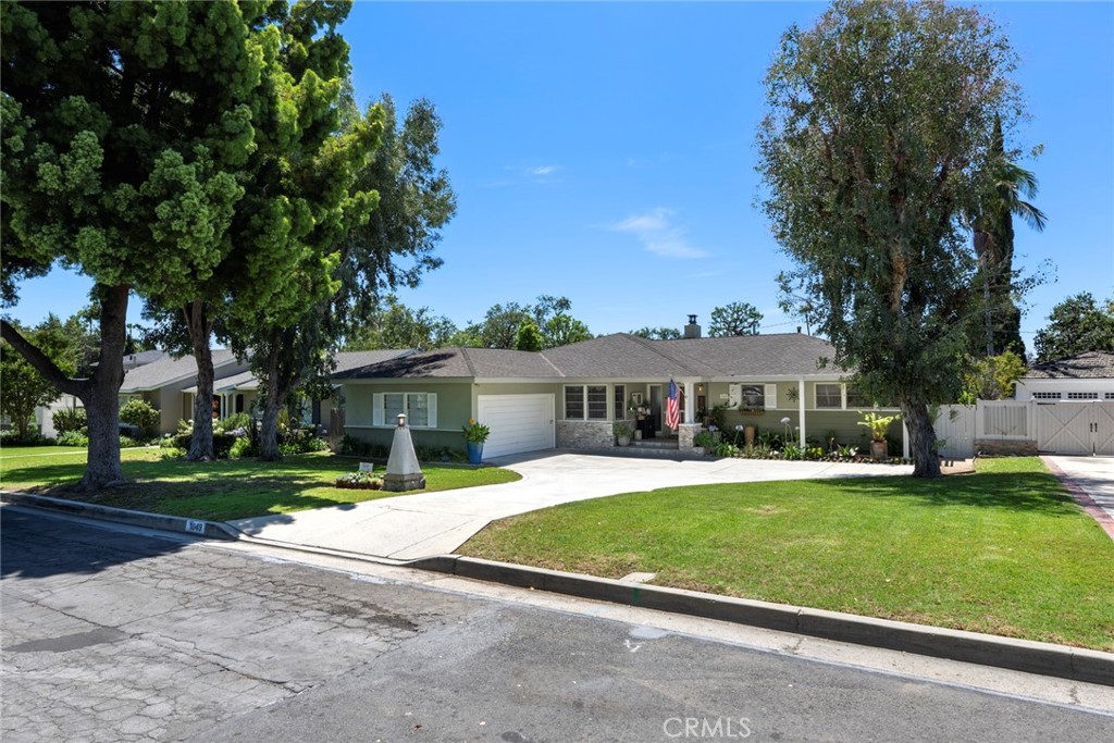 1049 Cerritos Drive