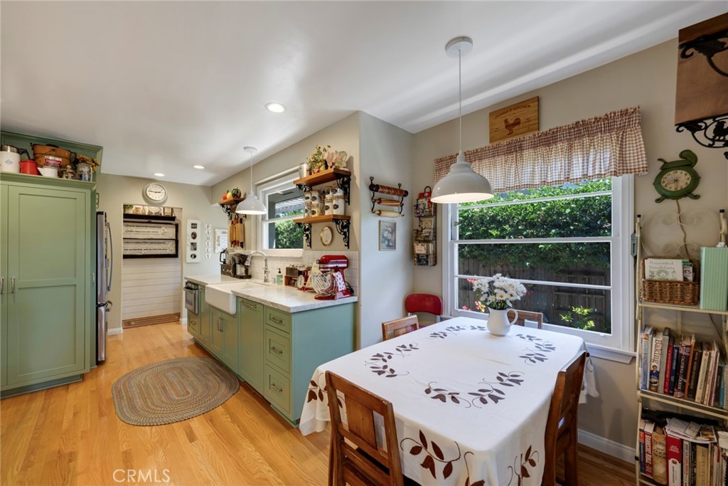 1049 Cerritos Drive