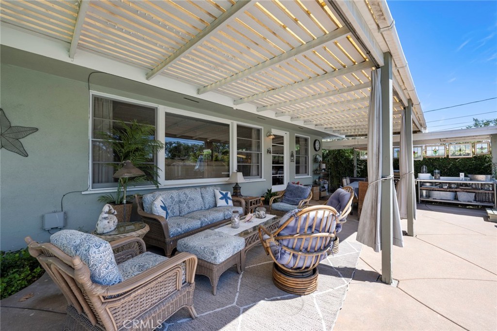 1049 Cerritos Drive