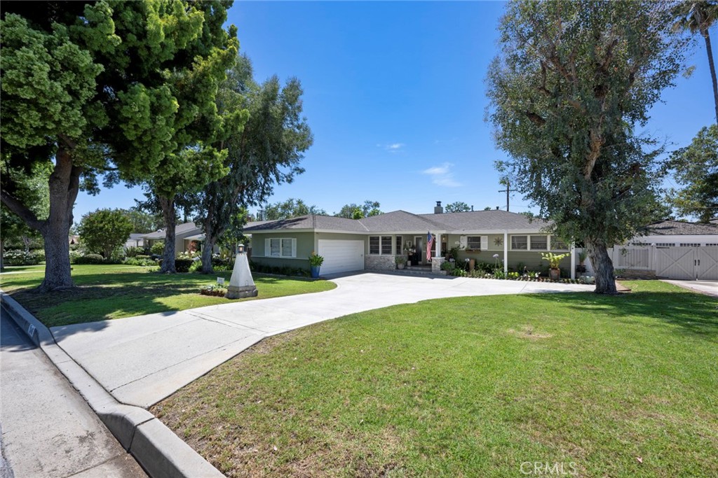 1049 Cerritos Drive