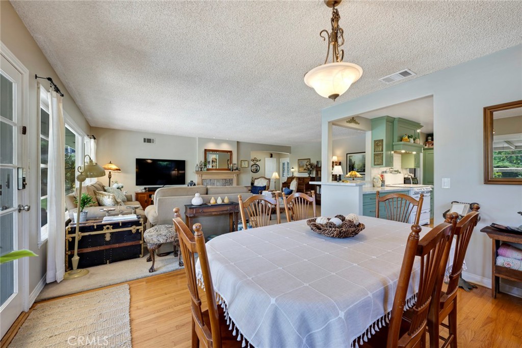 1049 Cerritos Drive