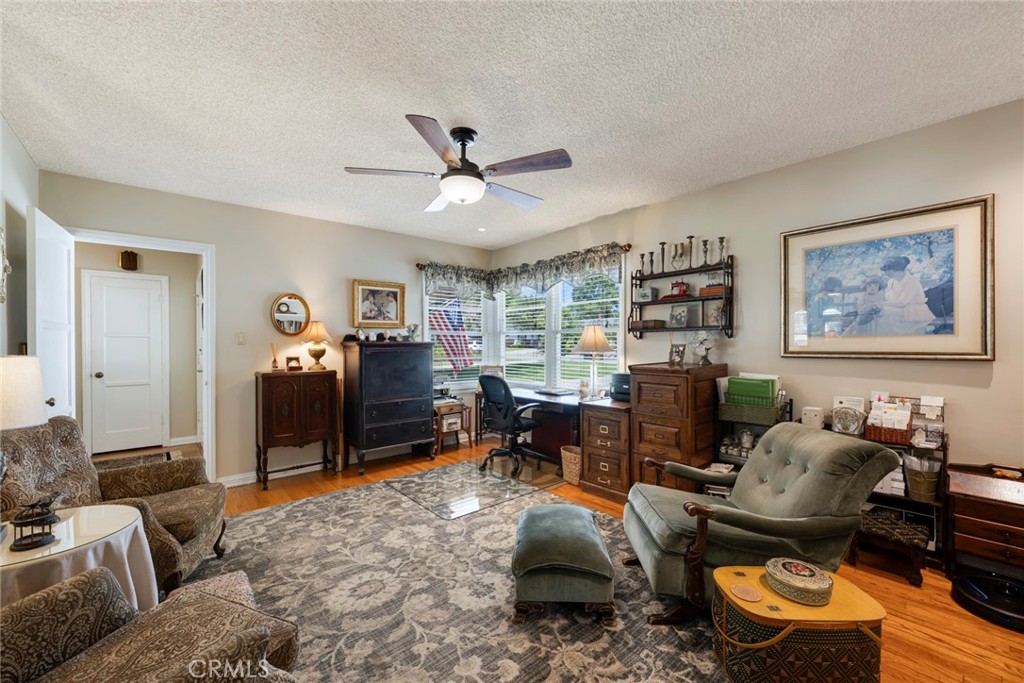 1049 Cerritos Drive