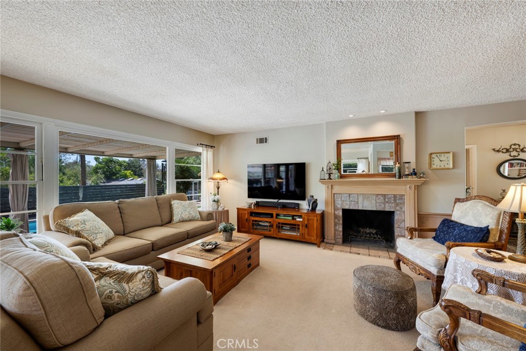 1049 Cerritos Drive