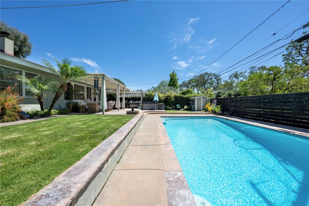 1049 Cerritos Drive