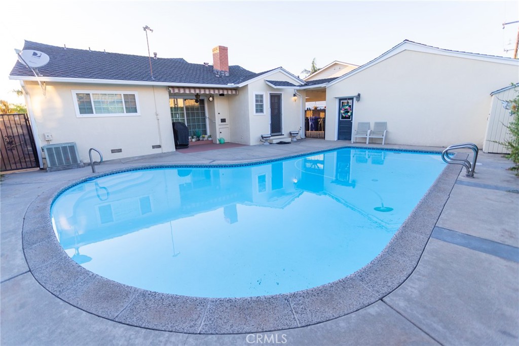 12012 Parrot Avenue