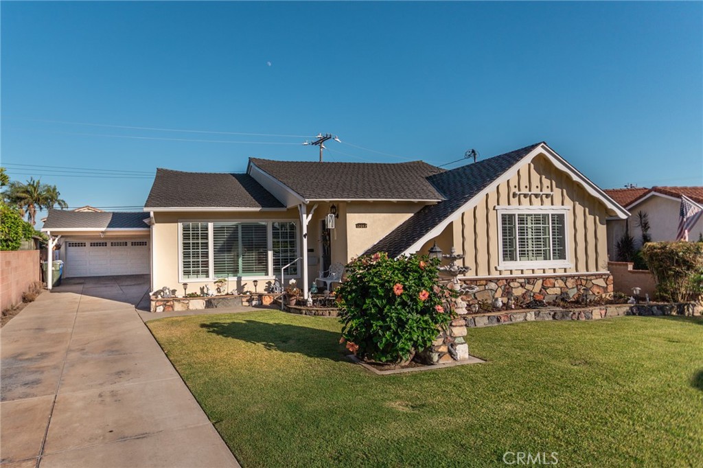 12012 Parrot Avenue