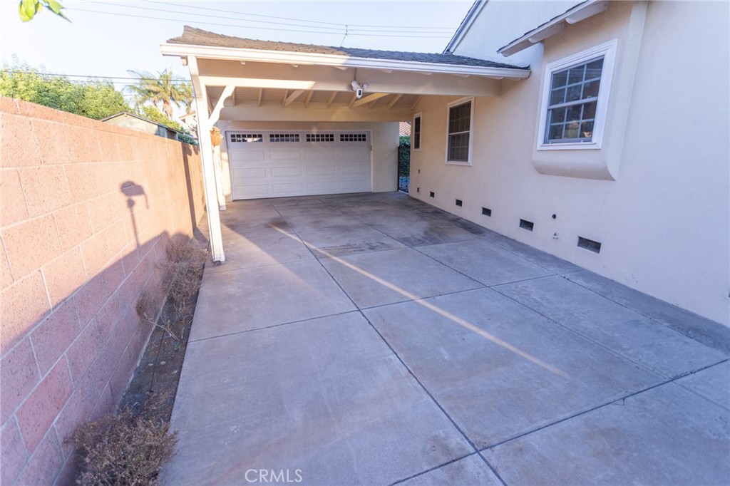 12012 Parrot Avenue