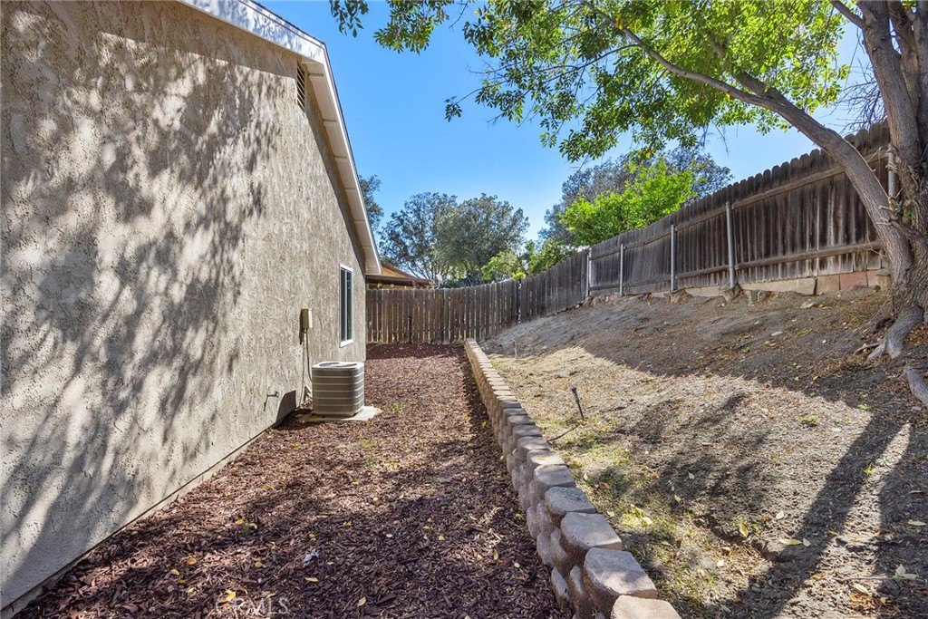 1038 Sandalwood Avenue