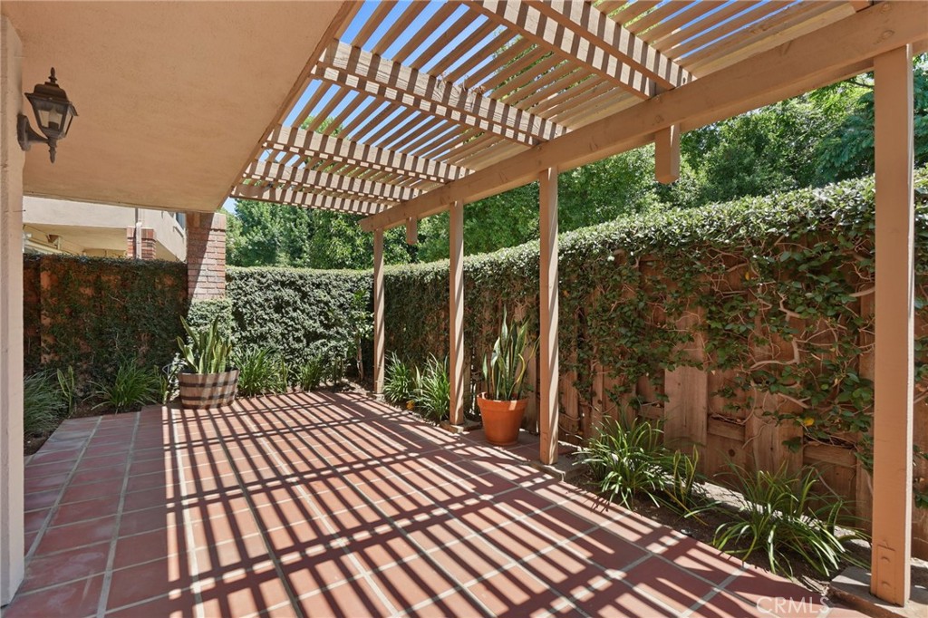 678 W Glenwood Drive