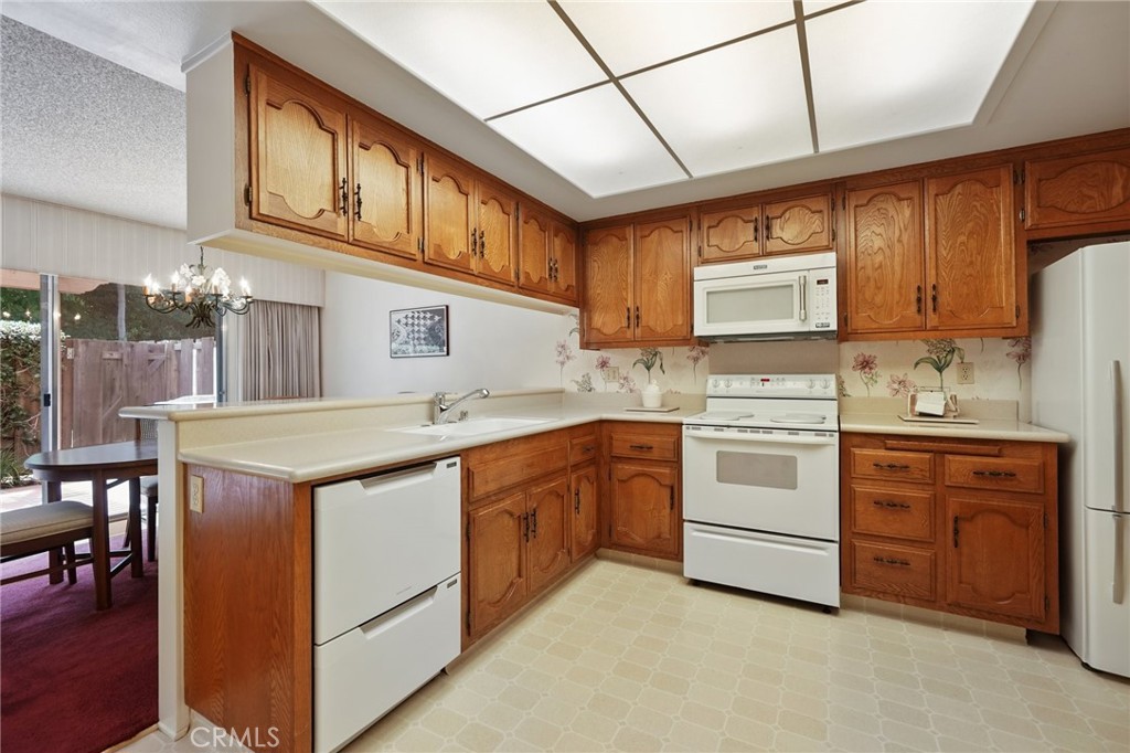 678 W Glenwood Drive