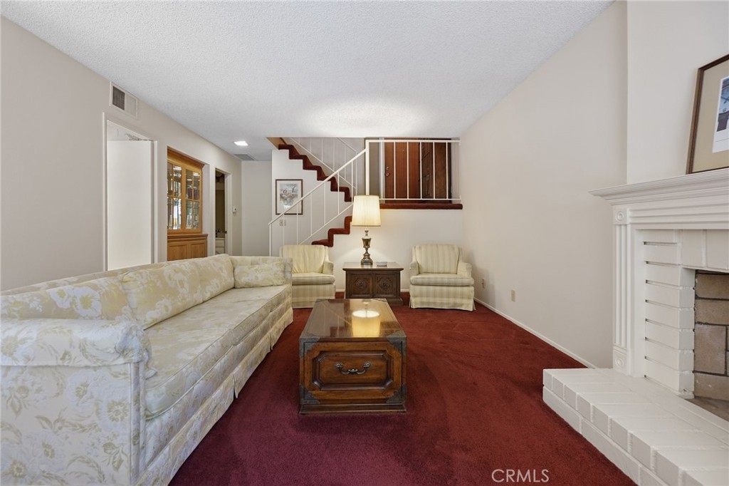 678 W Glenwood Drive