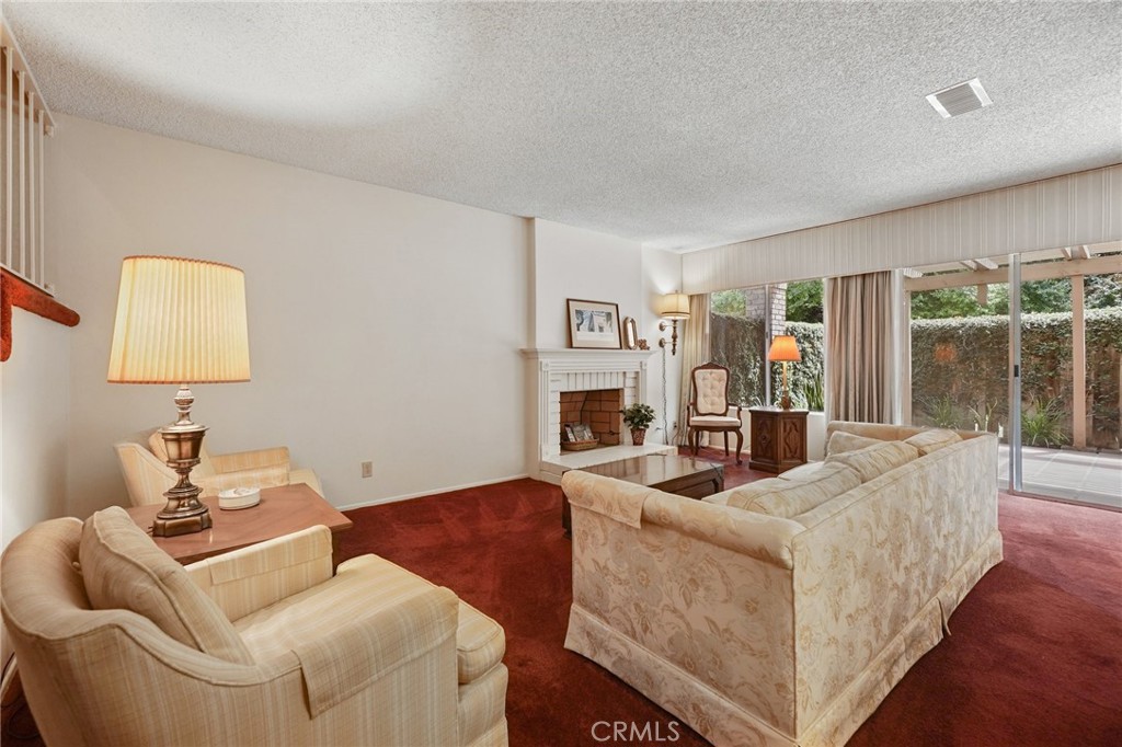 678 W Glenwood Drive