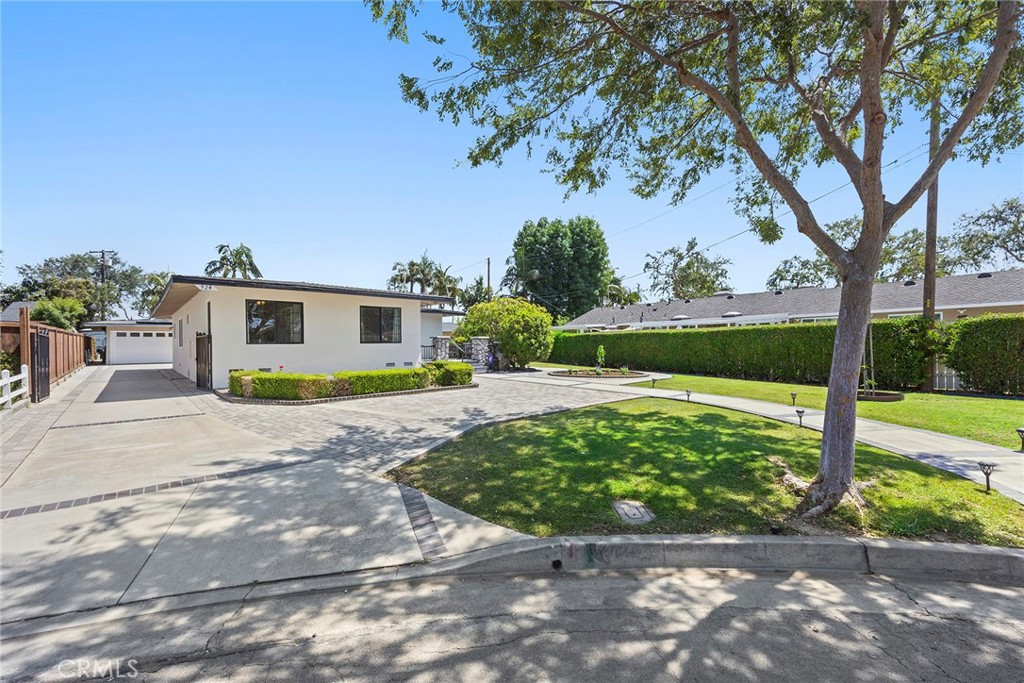 924 Sierra Vista Drive