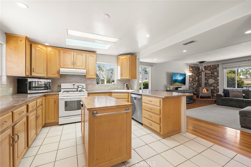 924 Sierra Vista Drive