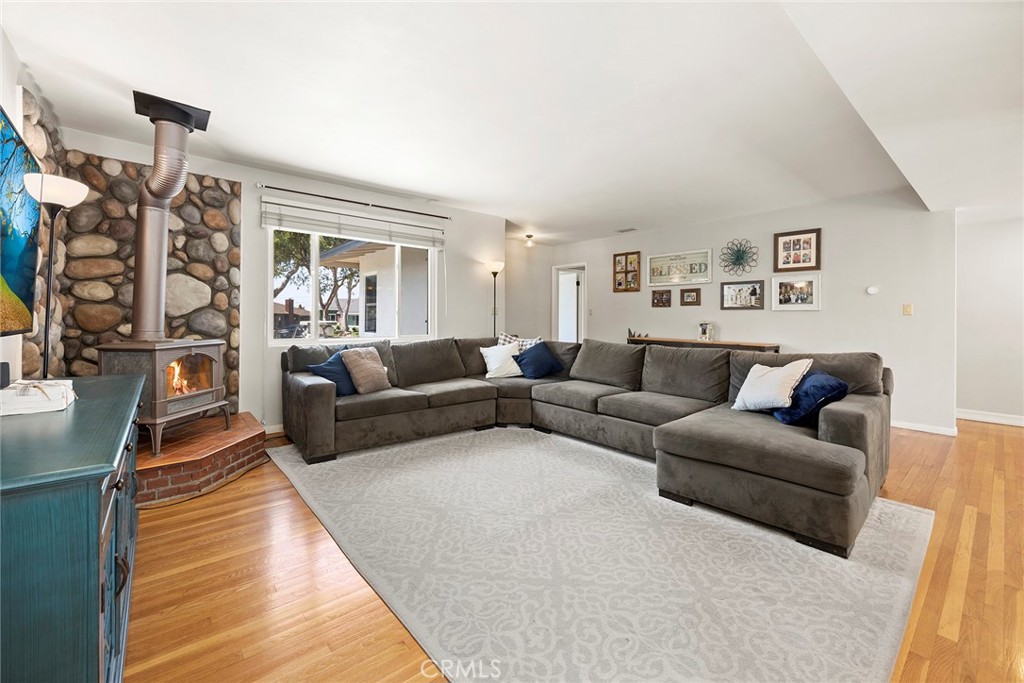 924 Sierra Vista Drive