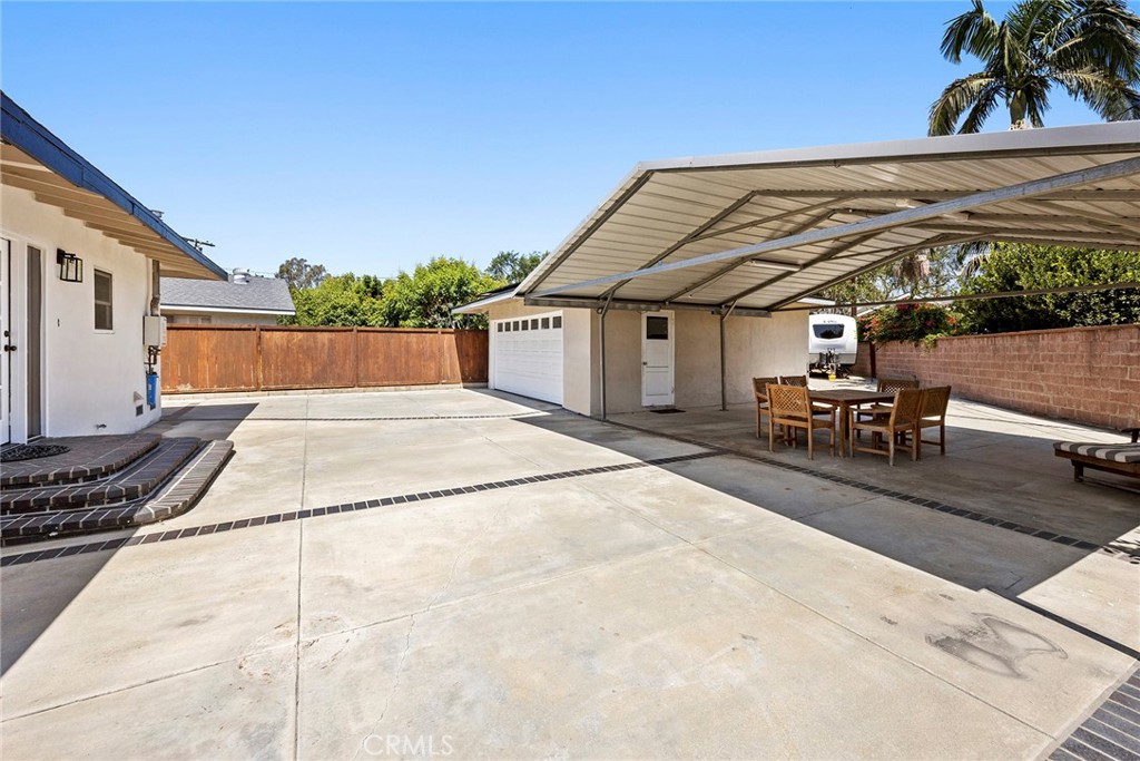 924 Sierra Vista Drive
