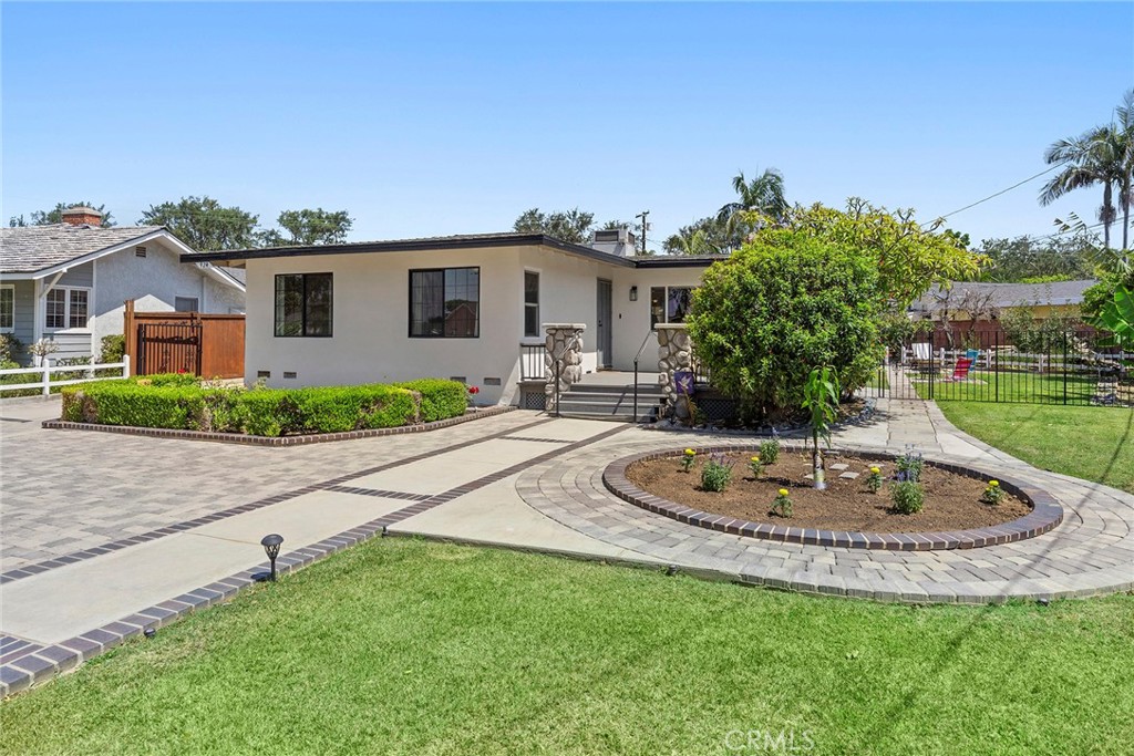 924 Sierra Vista Drive