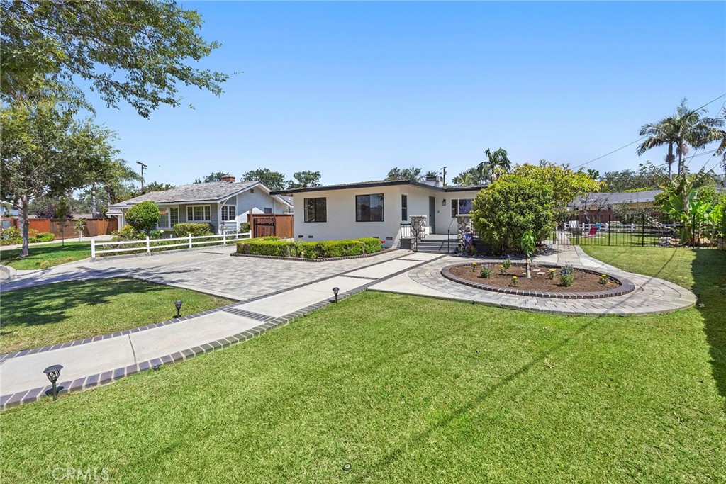 924 Sierra Vista Drive