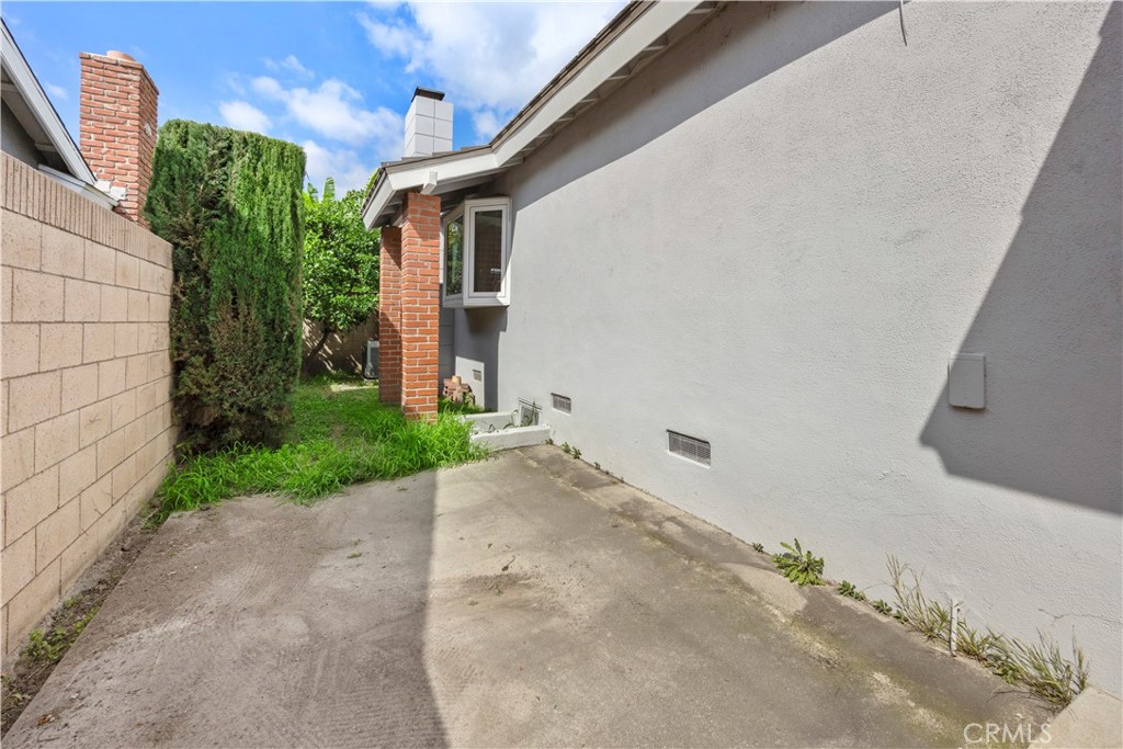 1240 E Diana Avenue