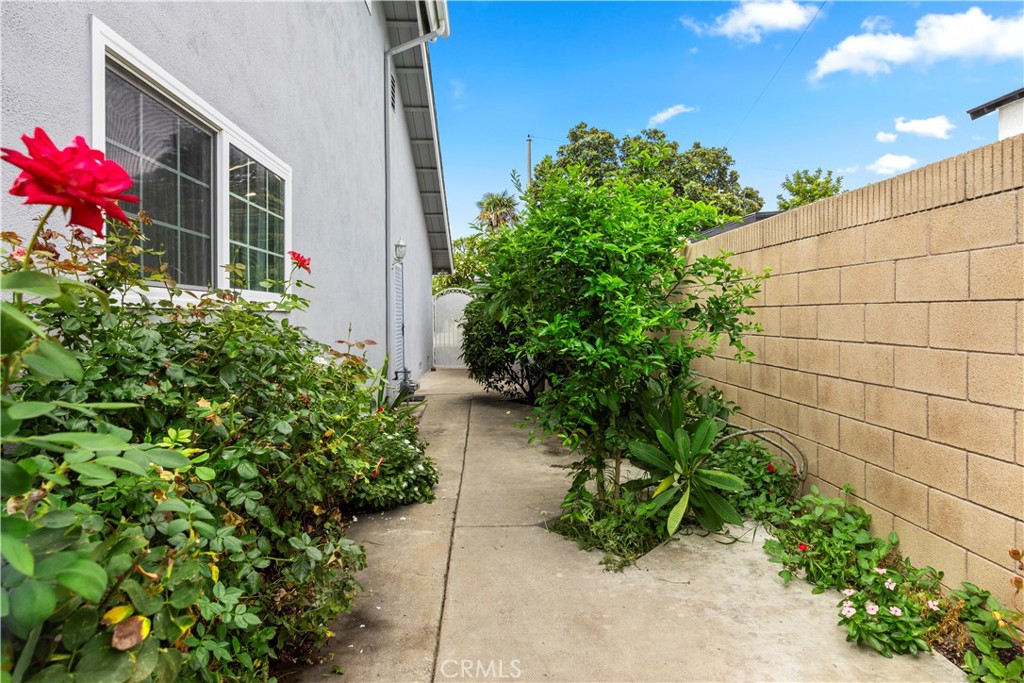 1240 E Diana Avenue