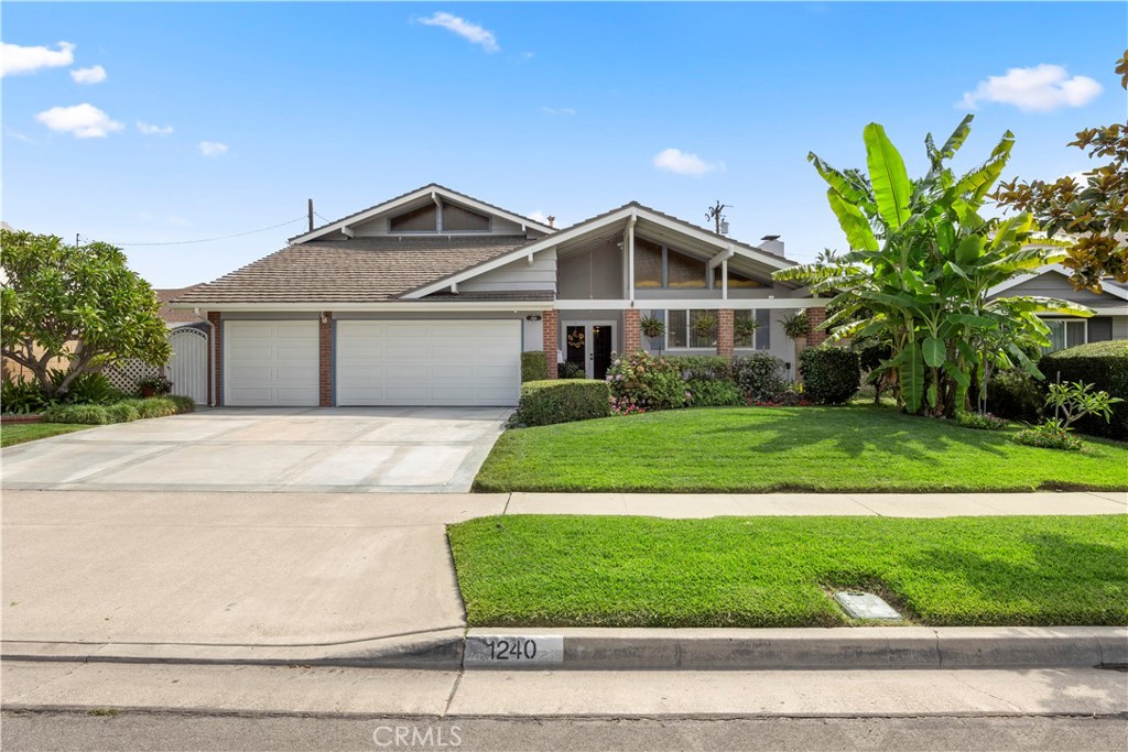 1240 E Diana Avenue
