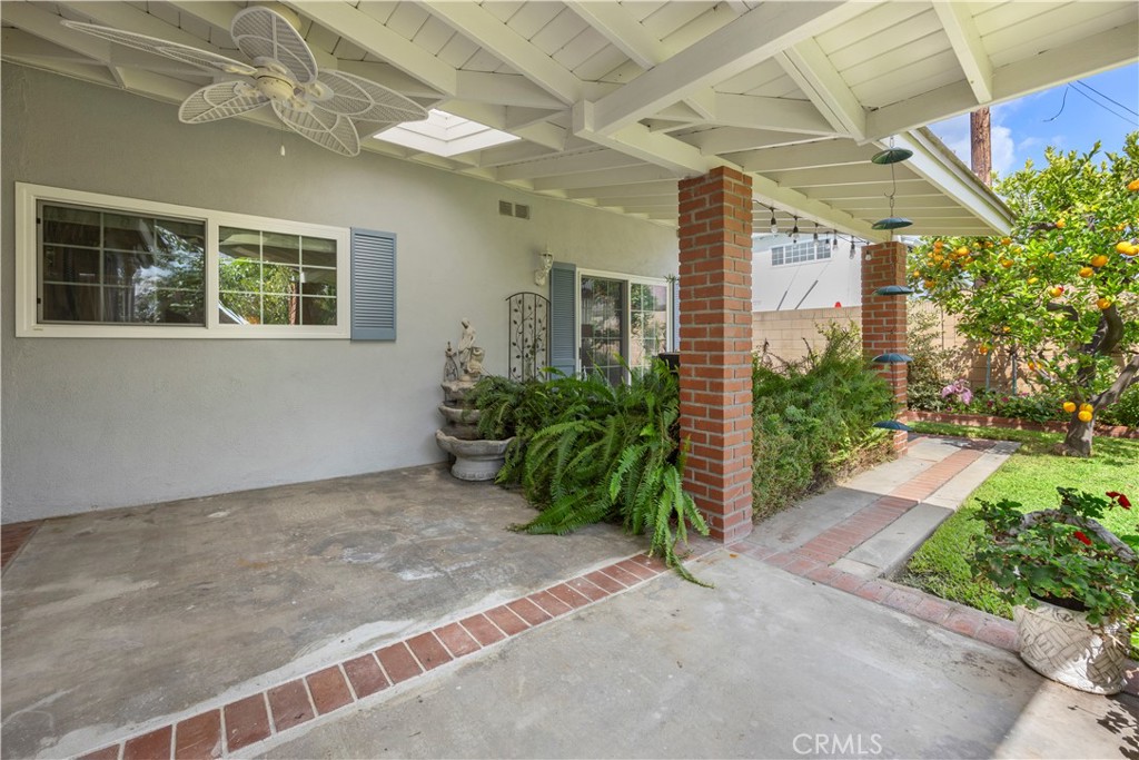 1240 E Diana Avenue