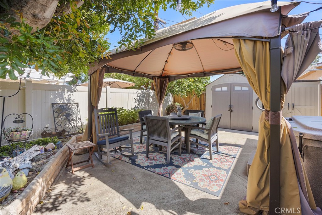 1033 Fairbrook Lane
