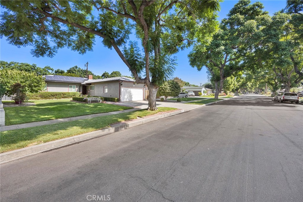 1033 Fairbrook Lane