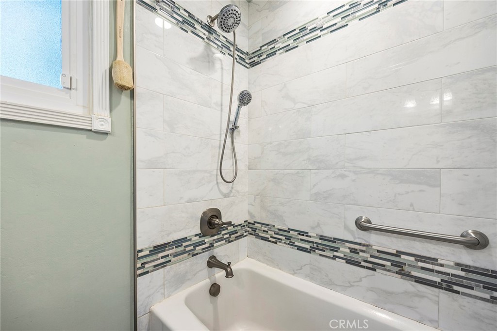 1033 Fairbrook Lane