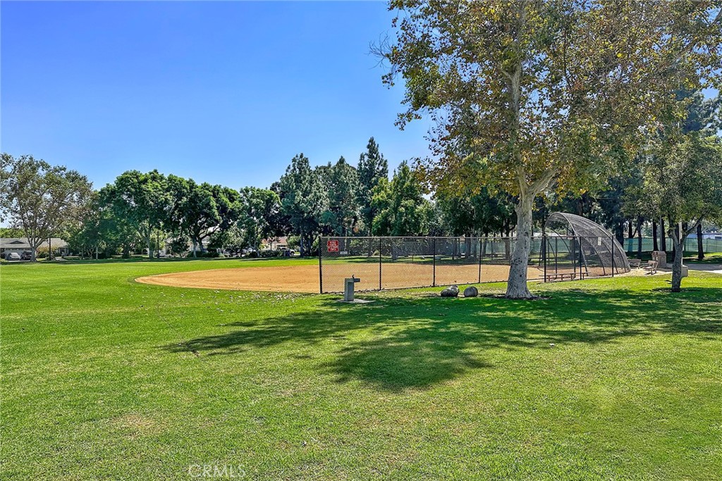 1033 Fairbrook Lane
