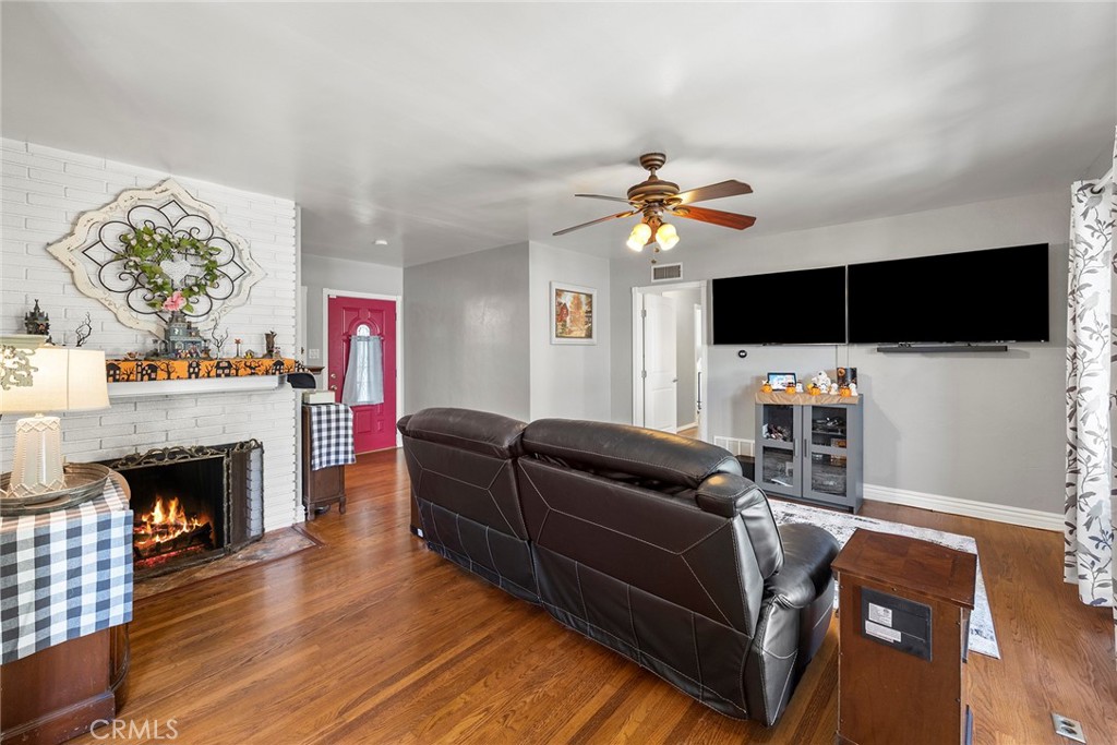 1033 Fairbrook Lane