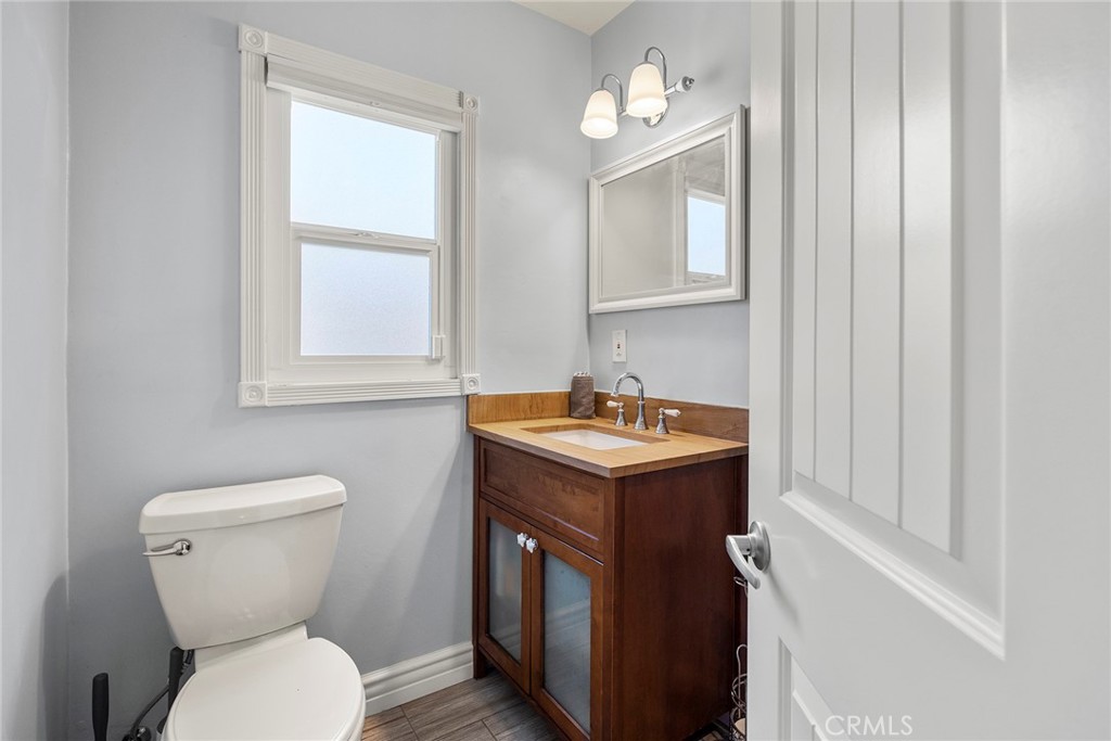 1033 Fairbrook Lane