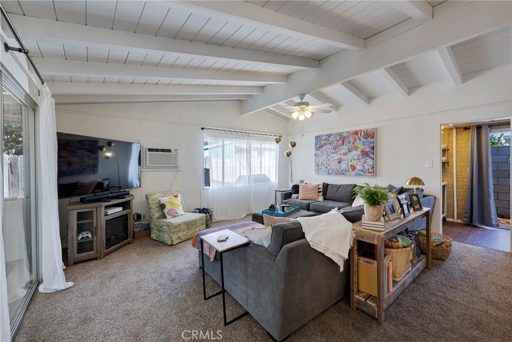 1701 W Oak Avenue