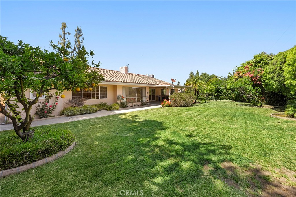 506 Lakeside Drive