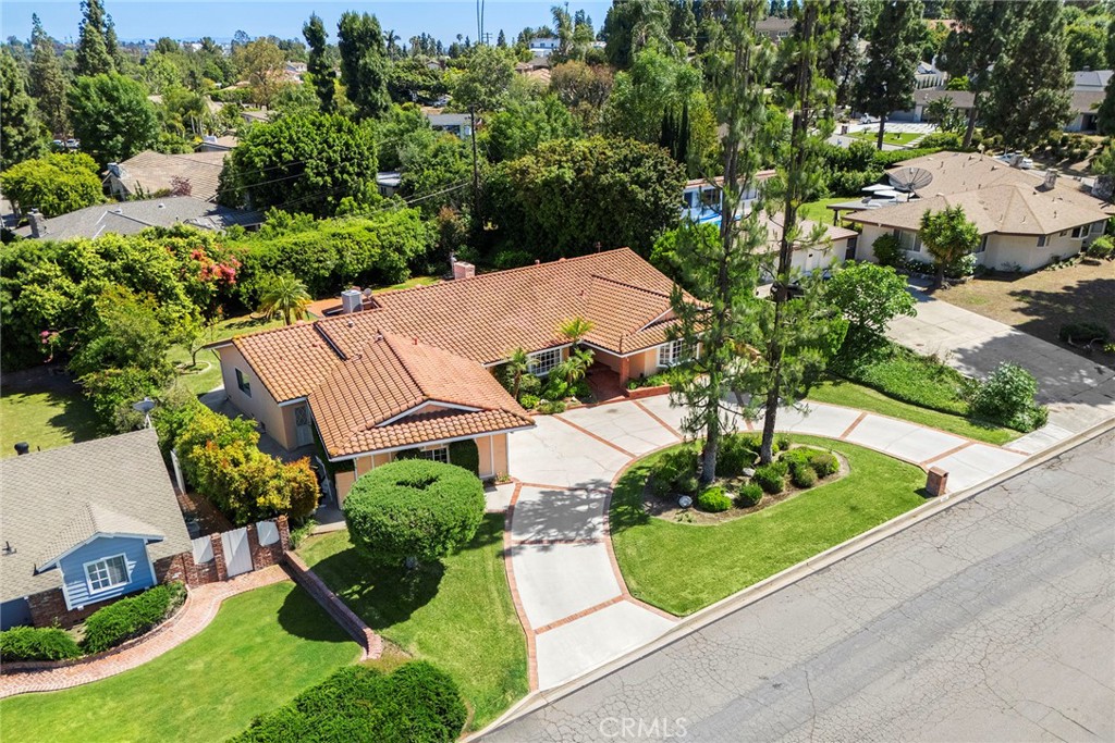506 Lakeside Drive