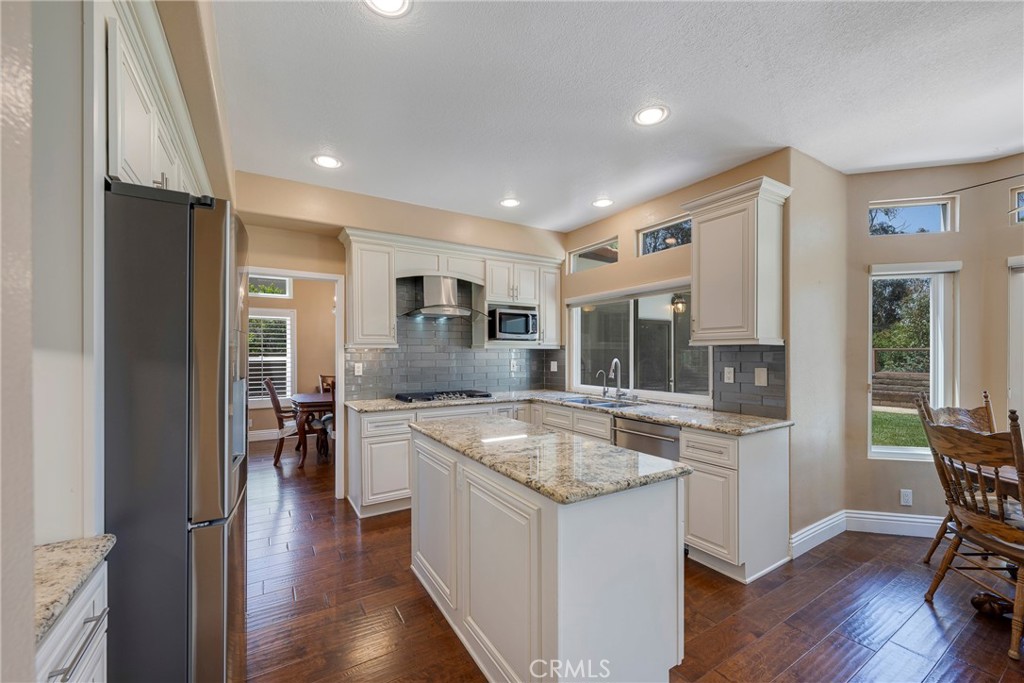 5585 Running Spring Way