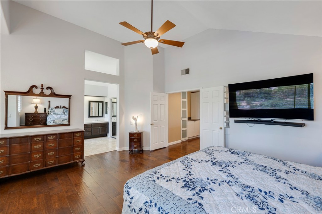 5585 Running Spring Way