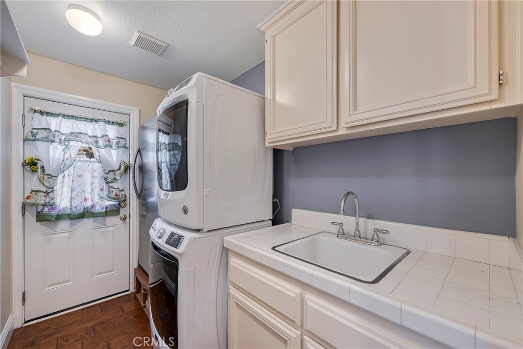 5585 Running Spring Way