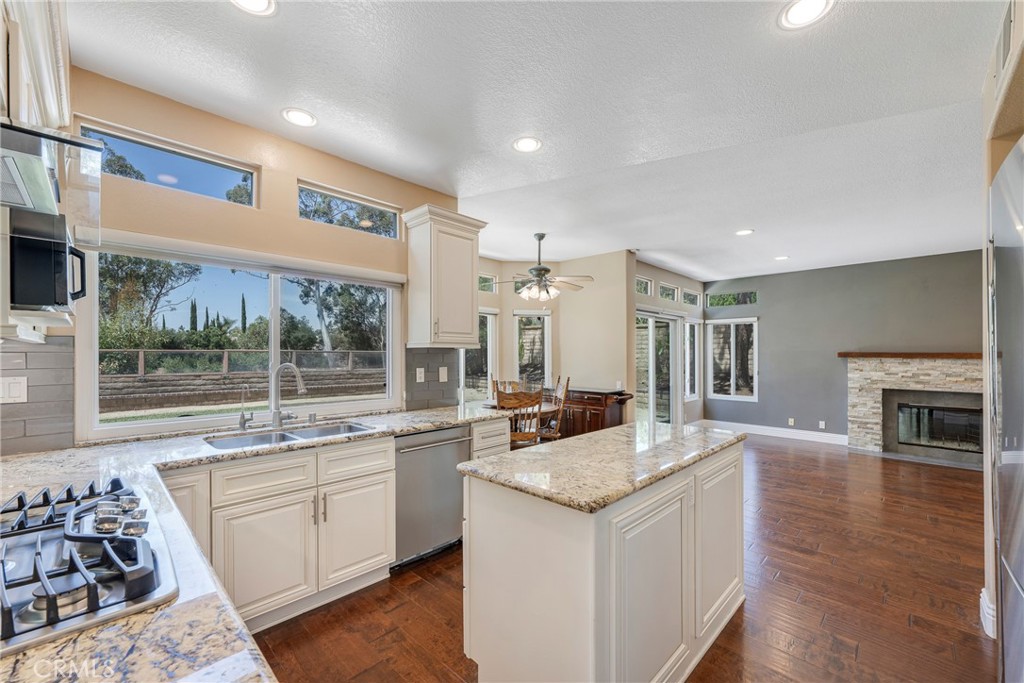 5585 Running Spring Way