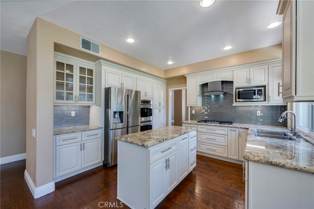 5585 Running Spring Way