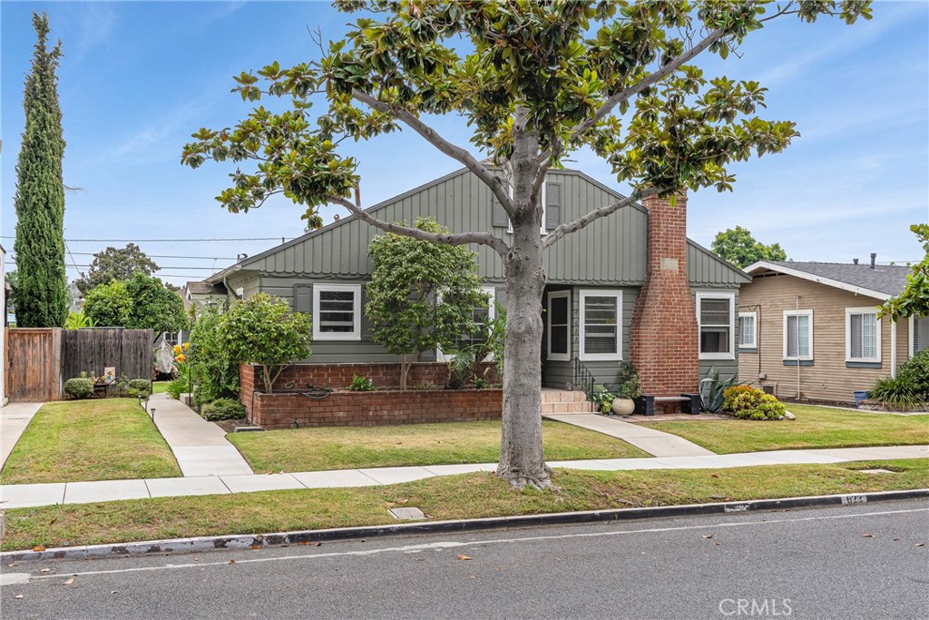 622 W Wilshire Avenue