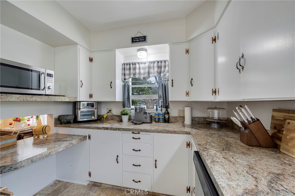 622 W Wilshire Avenue