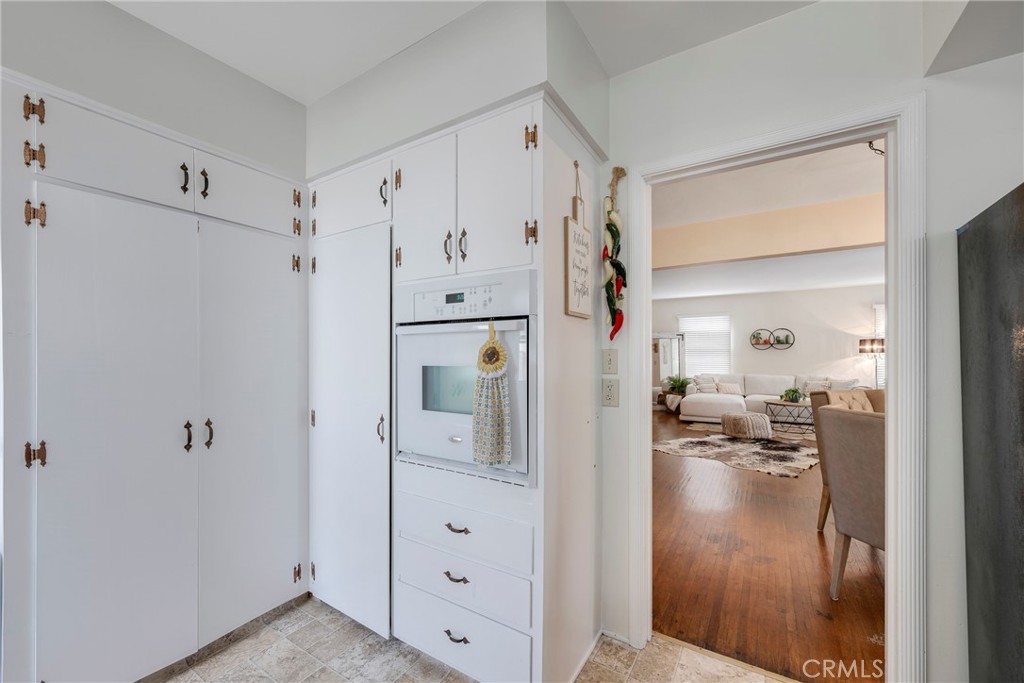 622 W Wilshire Avenue