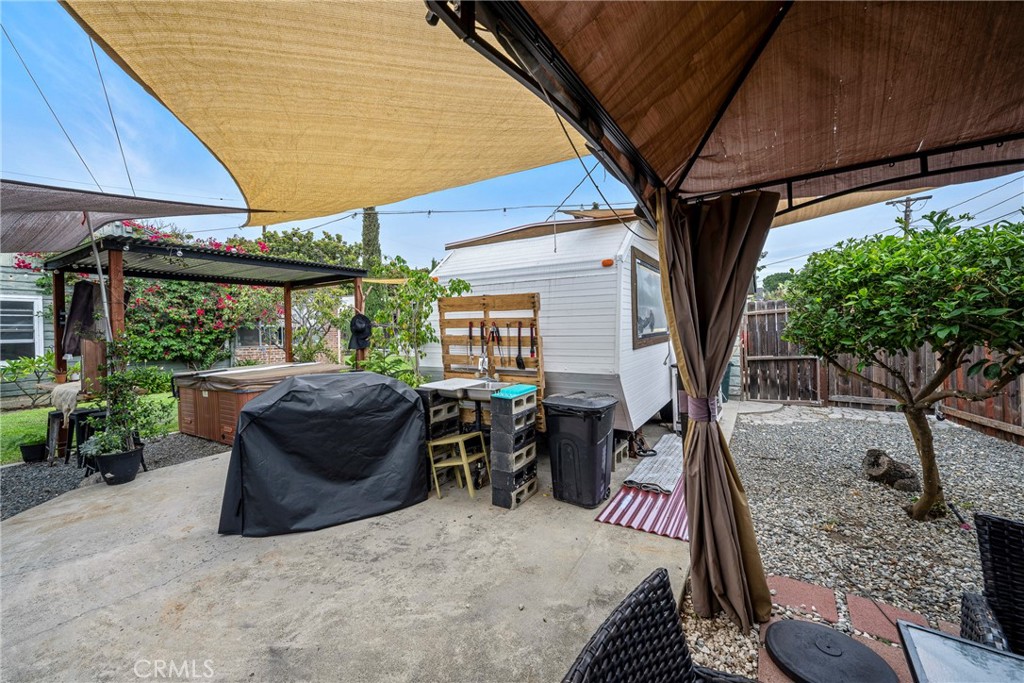 622 W Wilshire Avenue