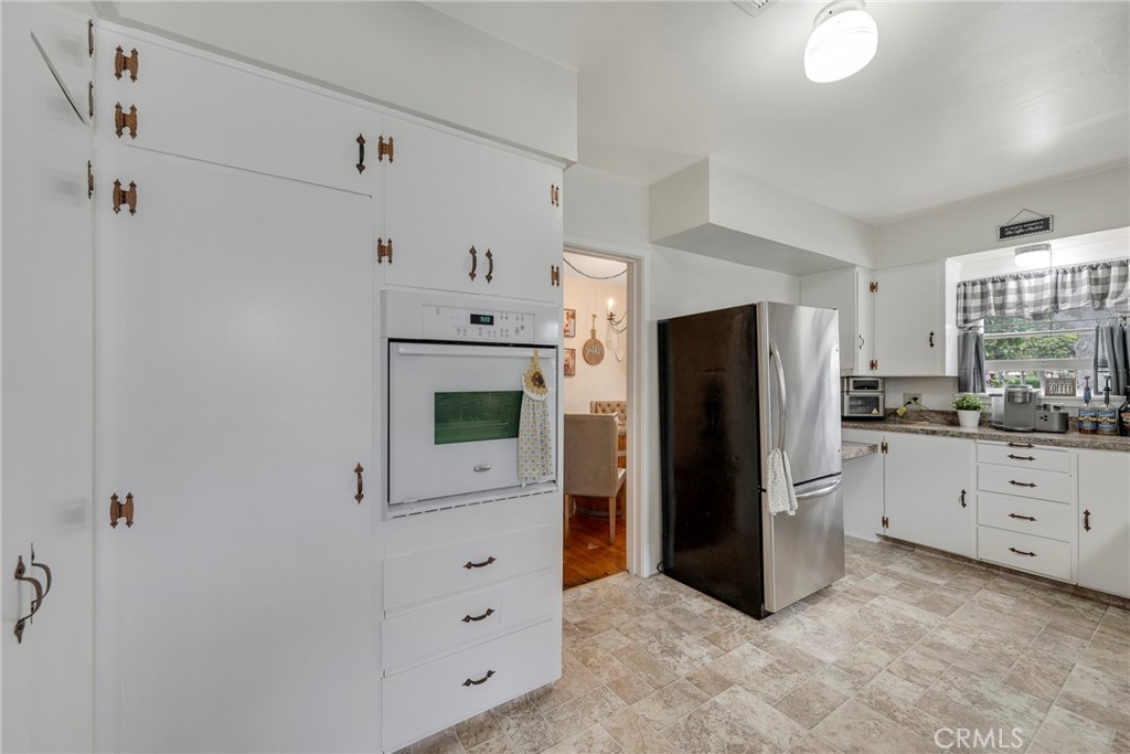 622 W Wilshire Avenue