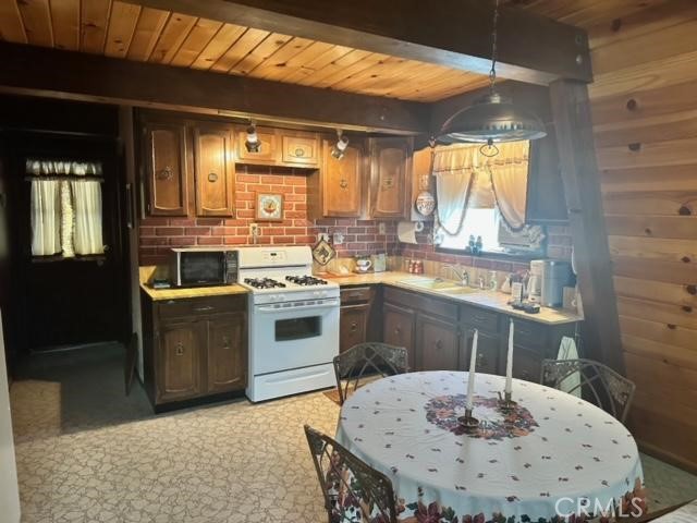 1488 Oriole Road