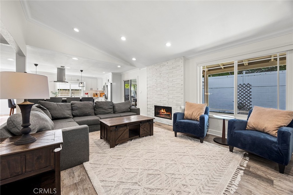 932 W Joyce Drive